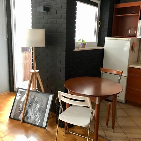 Апартаменты 2 Double Bedrooms In The Heart Of Jezyce *